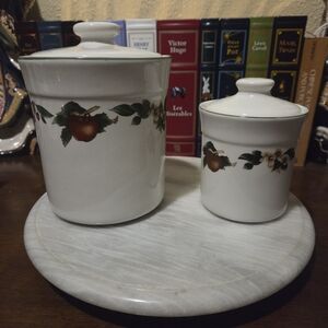 Ceramic Food Storage Canister Set with Apple Design